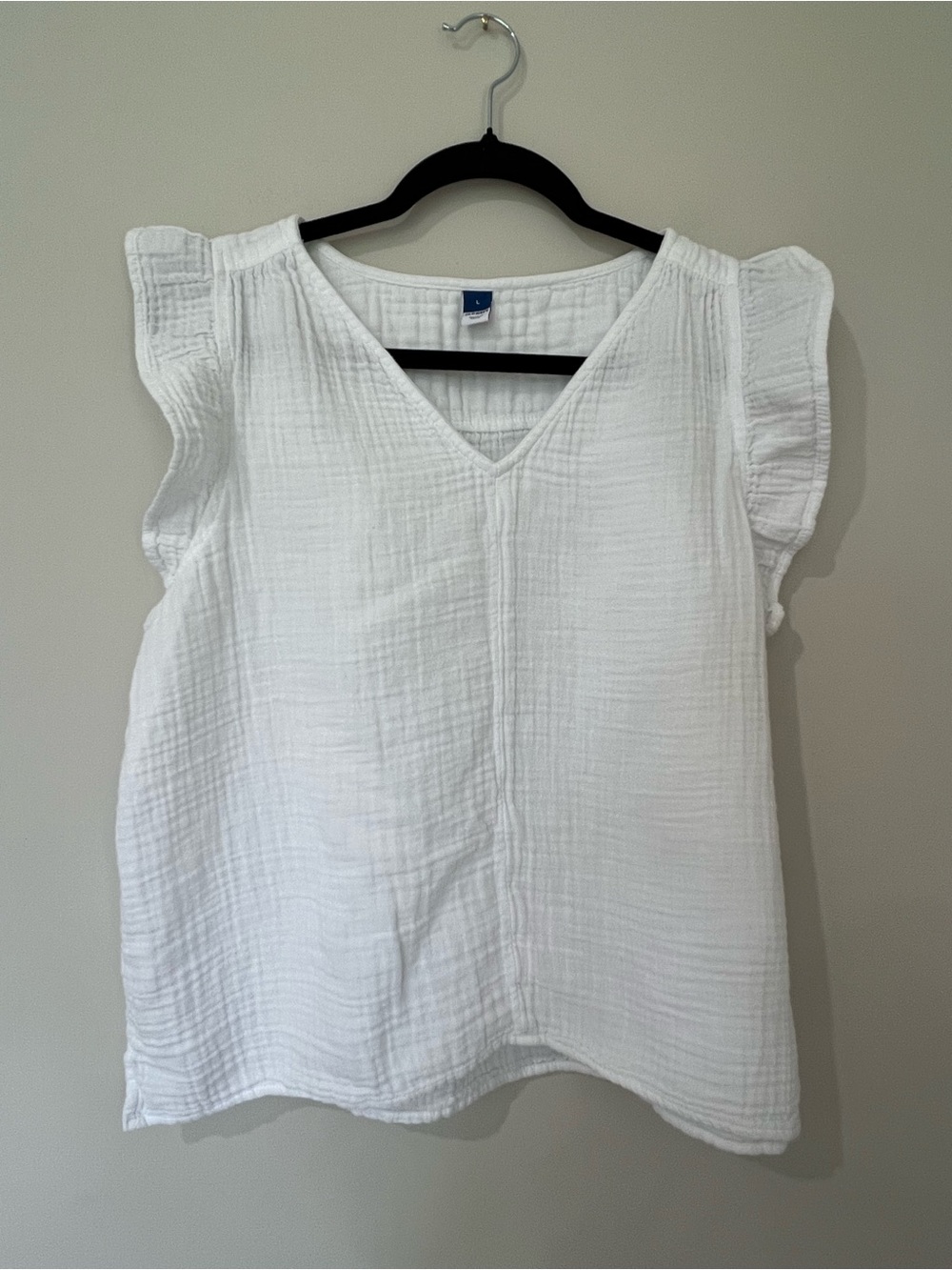 3/$15 Old Navy White V-Neck Flutter Sleeve Top